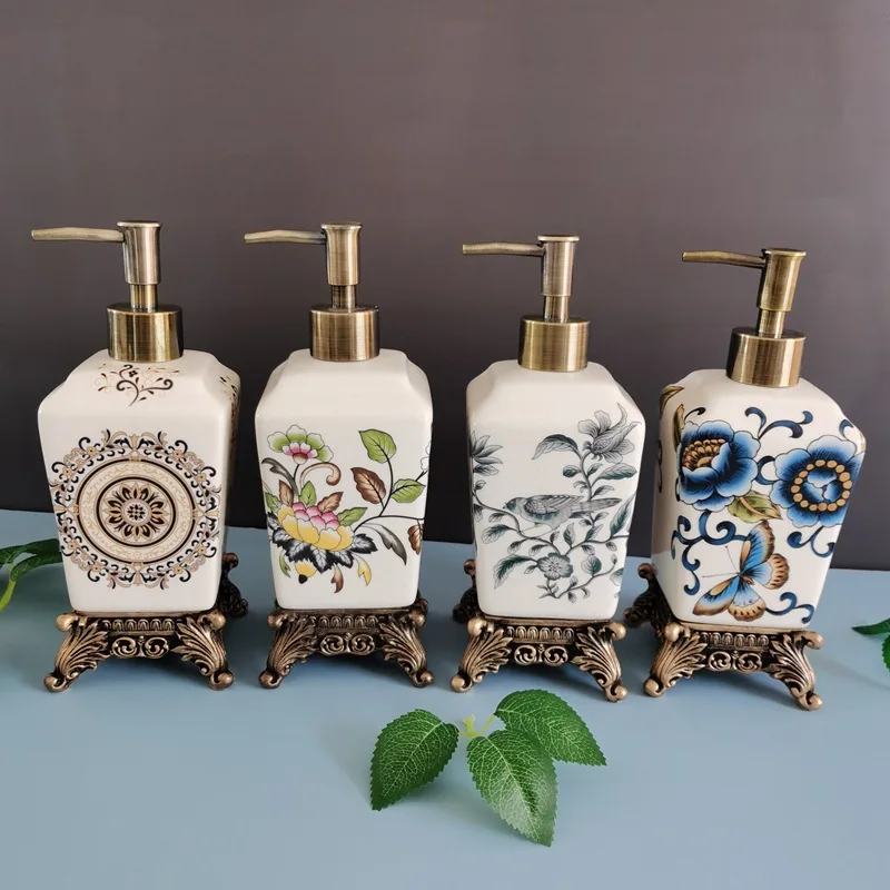 Nordic Vintage Pyramid Ceramic Lotion Bottle Ceramic Pressed Soap Dispenser Hotel Shampoo Moisture Bottled Bathroom Accessories