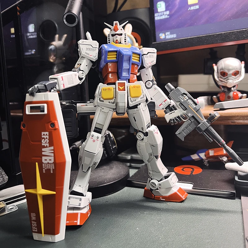 Bandai Model Kit MG 1/100 MASTER GRADE 3.0 RX-78-2 Gundam Action
