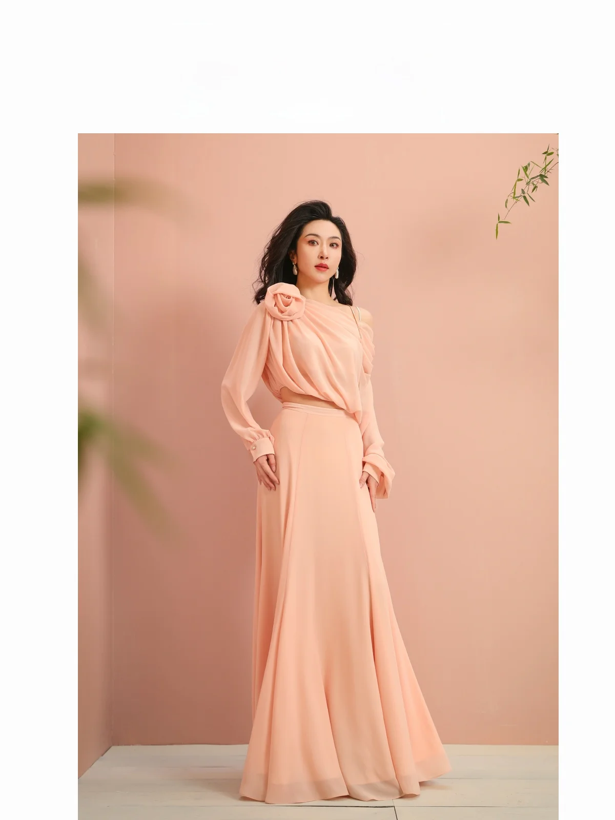 

Романтичный комплект: топ и плиссированная юбка макси для женщин, повседневный стиль, полиэстер, длинный рукав