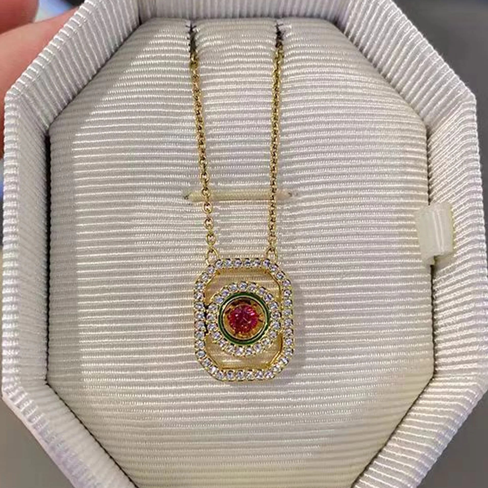 Новая винтажная коллекция 2026 – обзор и цена Vintage Collectible Jewelry