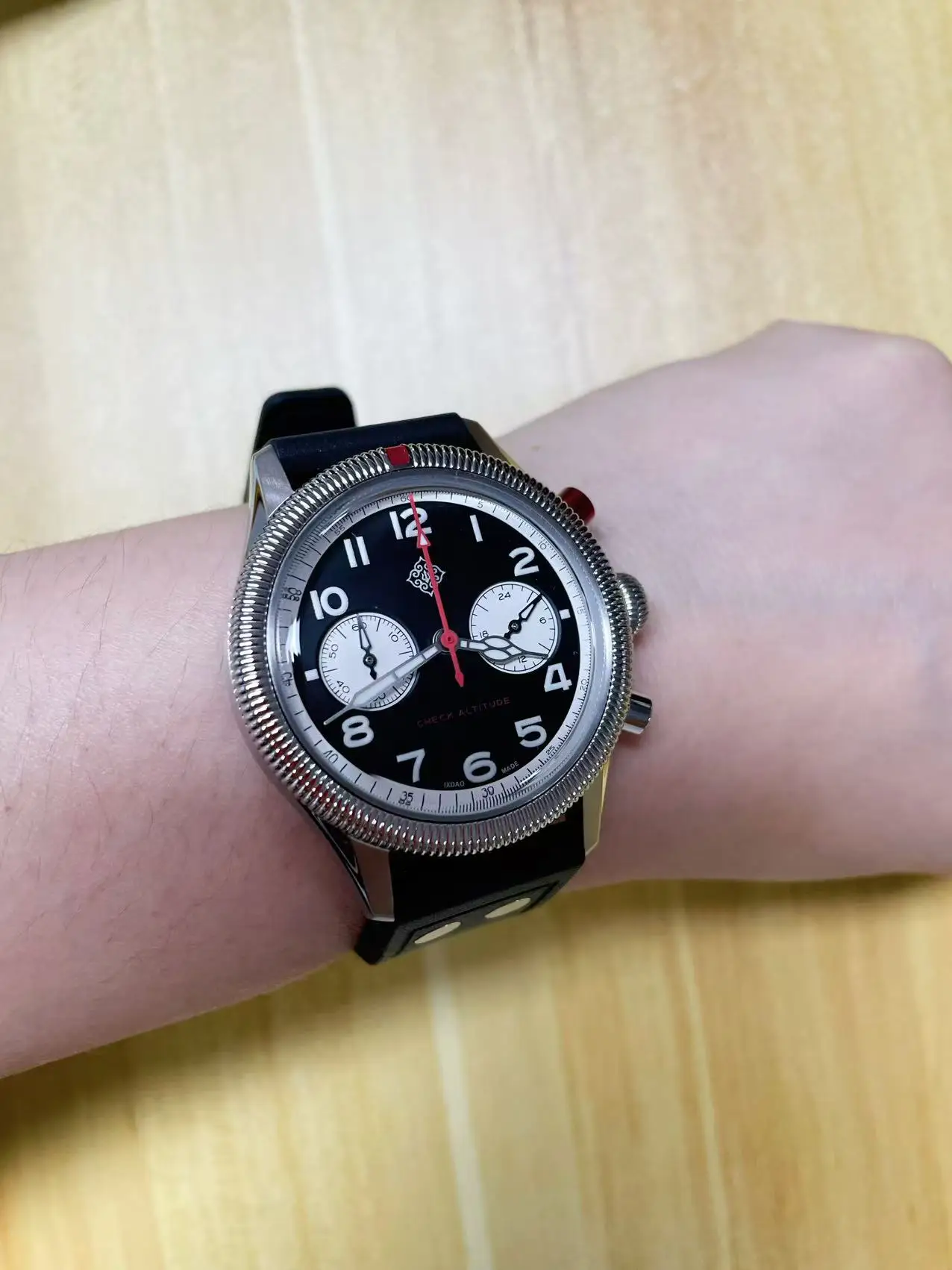 2025 جديد IXDAO 39 مللي متر الطيار الرجال ساعات كوارتز Peregrine Falcon سلسلة VK64 الياقوت الفولاذ المقاوم للصدأ الرياضة كرونوغراف 10Bar C3