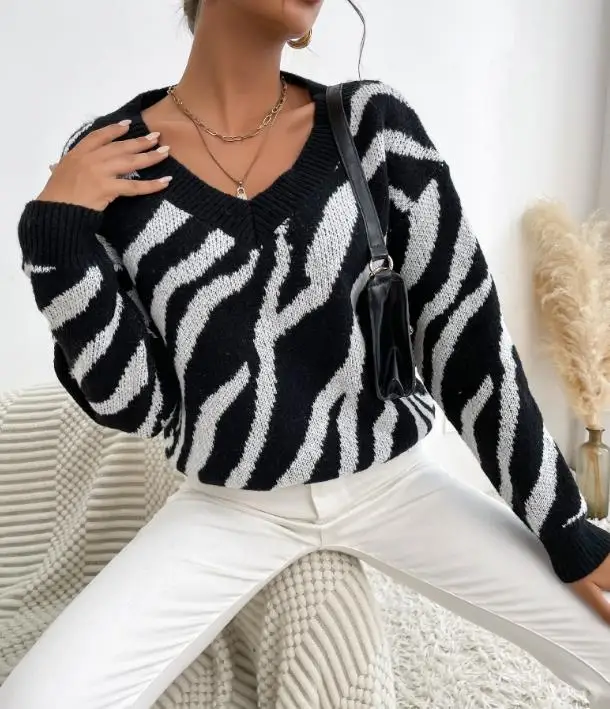 เสื้อสเวตเตอร์ไหมพรมถักลายม้าลายแฟชั่นใหม่สำหรับผู้หญิง ฤดูใบไม้ร่วงและฤดูหนาว ปี 2025 แบบหลวม สวมใส่สบาย อุ่นหนา