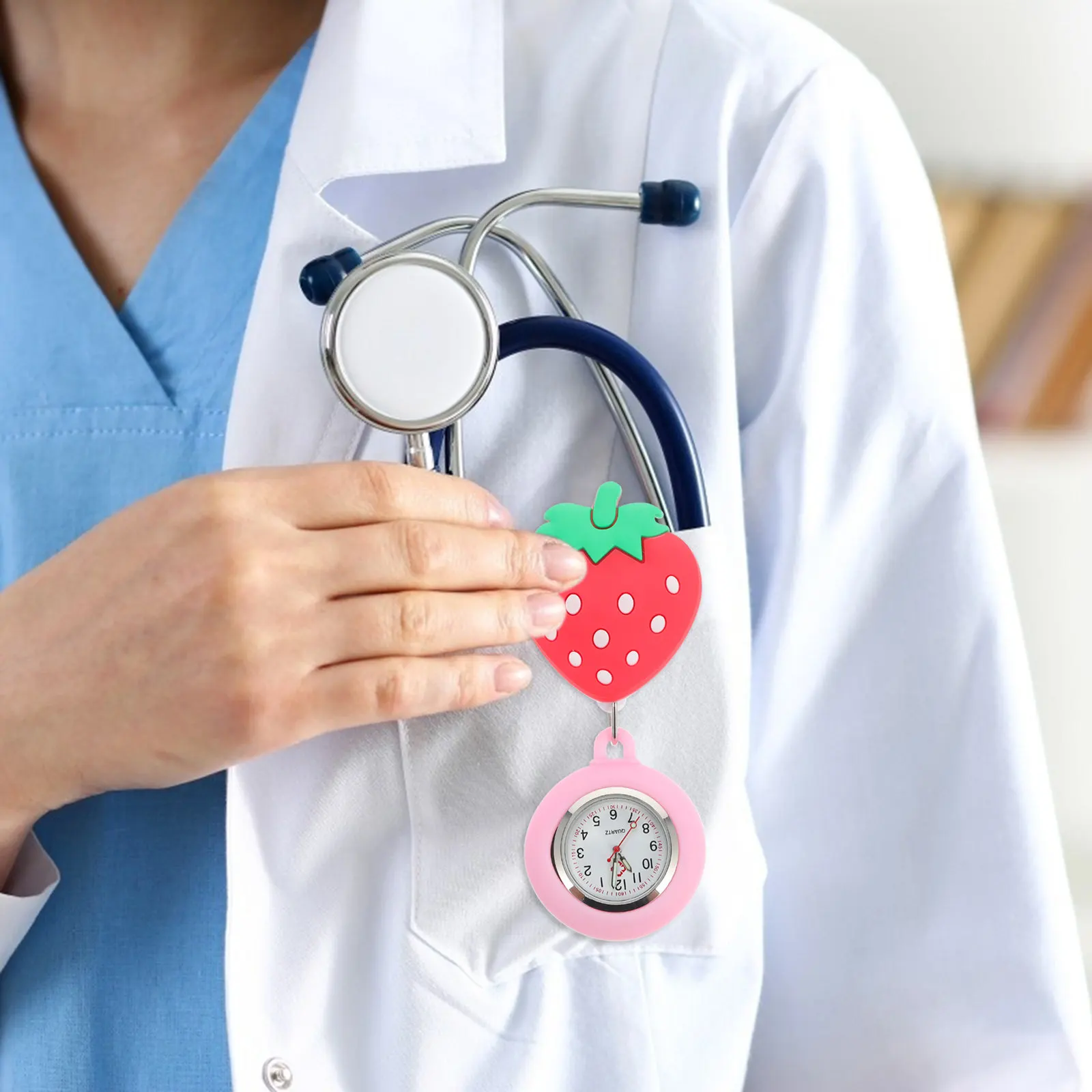

Наручные часы-клипса для медсестер с клубничным дизайном, эластичным ремешком и большим циферблатом, 1 шт.