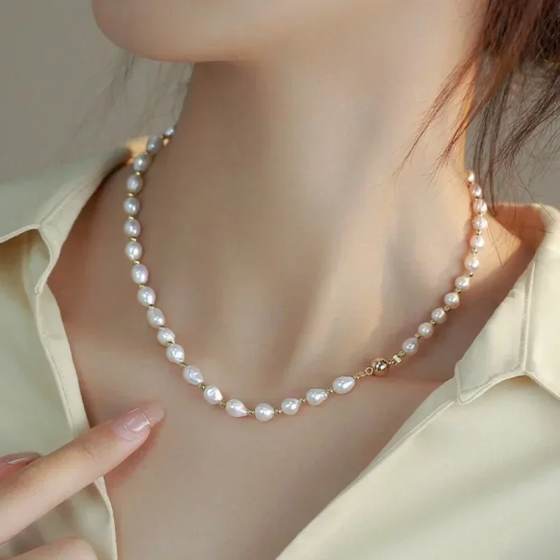 

New Fashionable Irregular Baroque Style Natural Pearl Magnetic Buckle Necklace Clavicle Chain For Temperament Ladies Jewelry