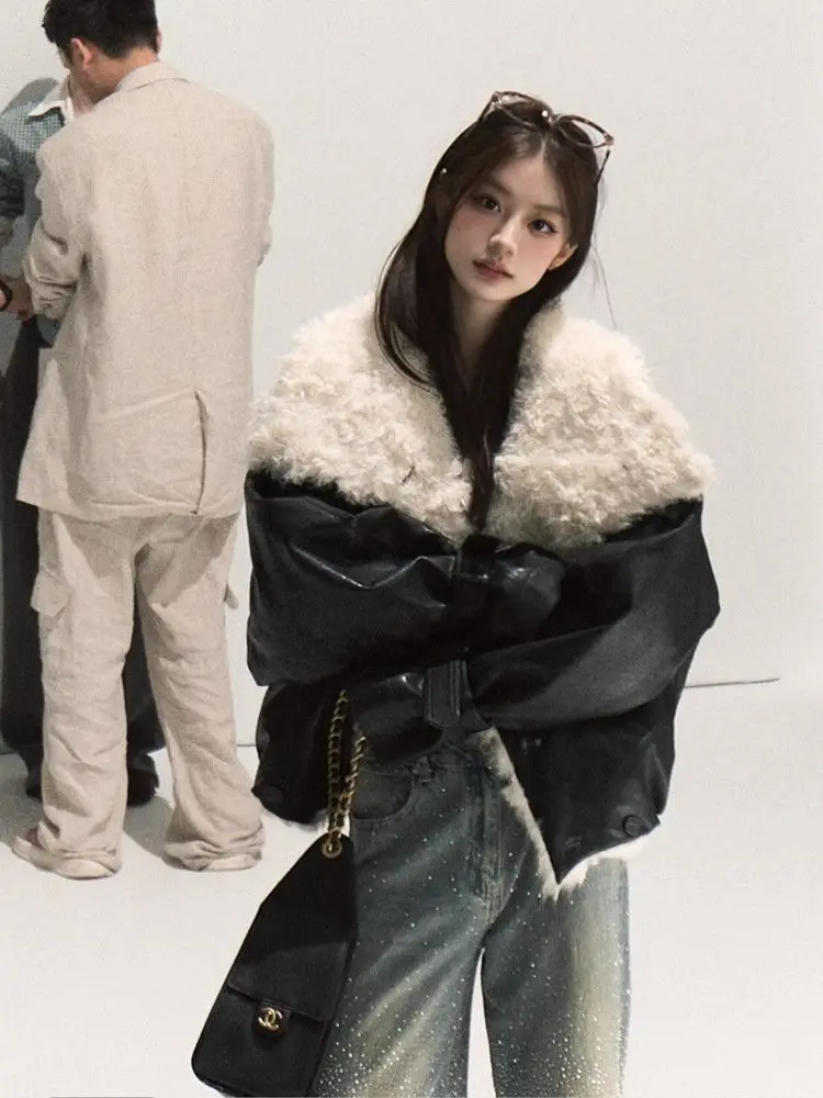 Women's Korean Sweet Cool Faux Shearling Biker Jacket Lapel Faux Lamb Fur PU Leather Short Winter Parka 2026 New