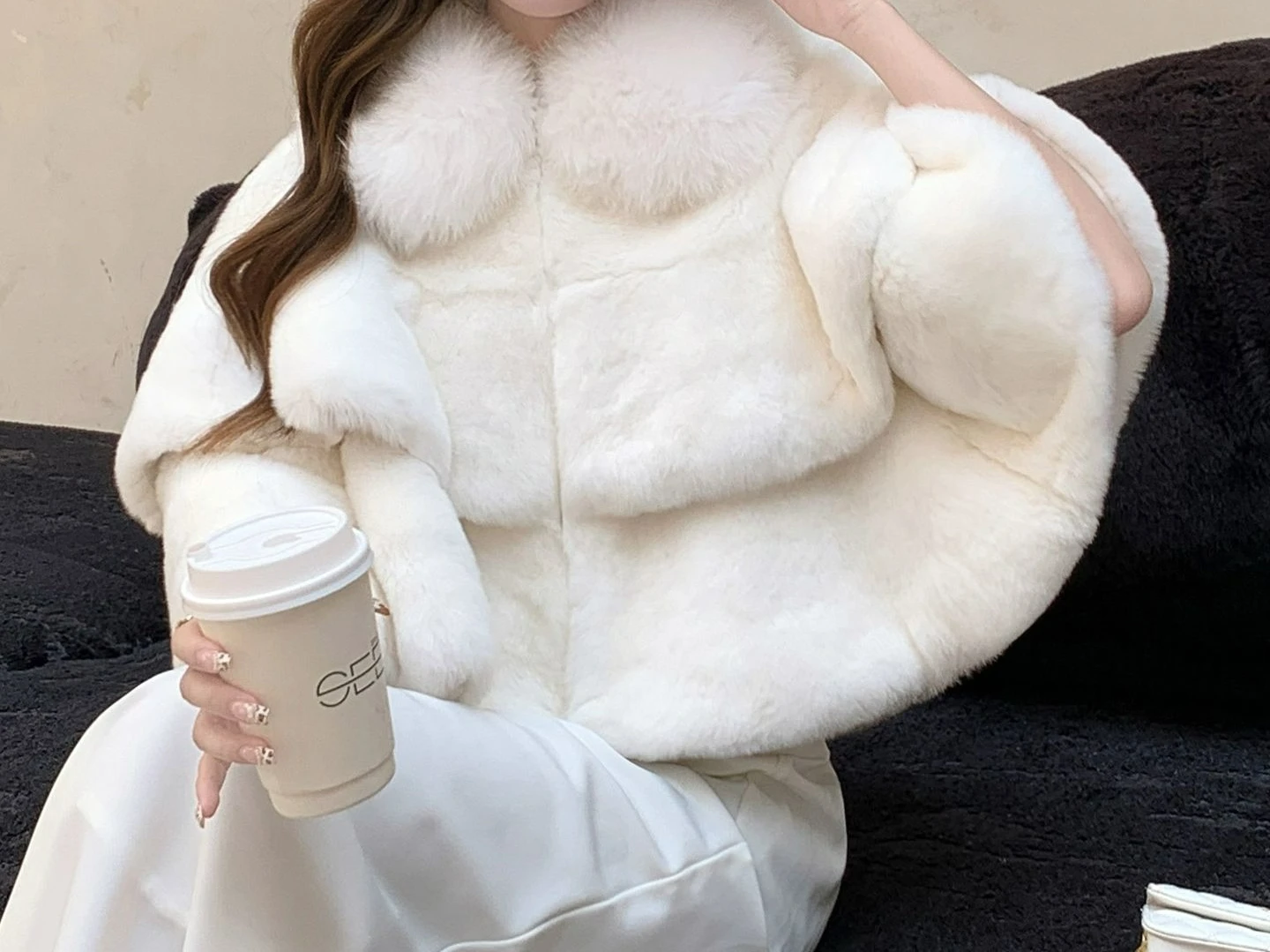 

2025 Autumn and Winter New Shawl Imitation Fox Fur Collar Cape Fur Coat Women