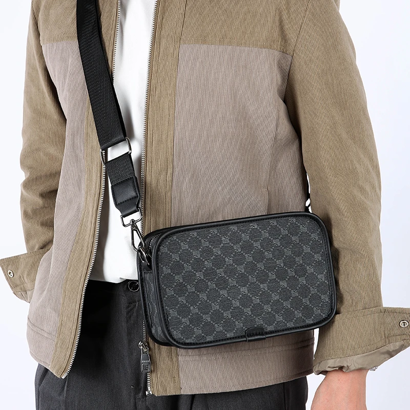 Fashionable Plaid Men's Crossbody Bag Street Style Commuter Small Square Bag Casual Leisure Handbag Shoulder Bag 가방