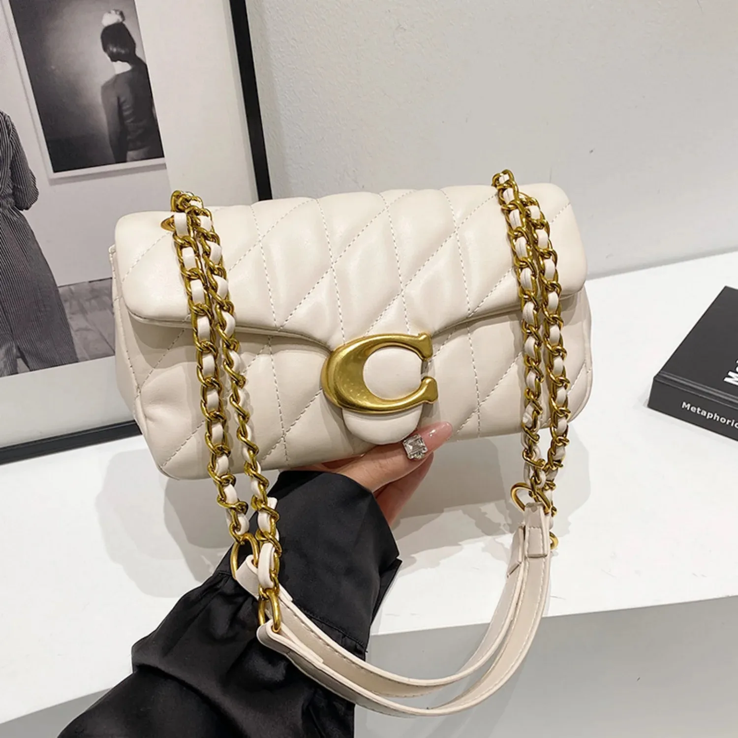 Women's Retro Diamond Grid Crossbody Bag Fall/Winter Small Square Shoulder Bag Versatile Chain Design Simple Stylish