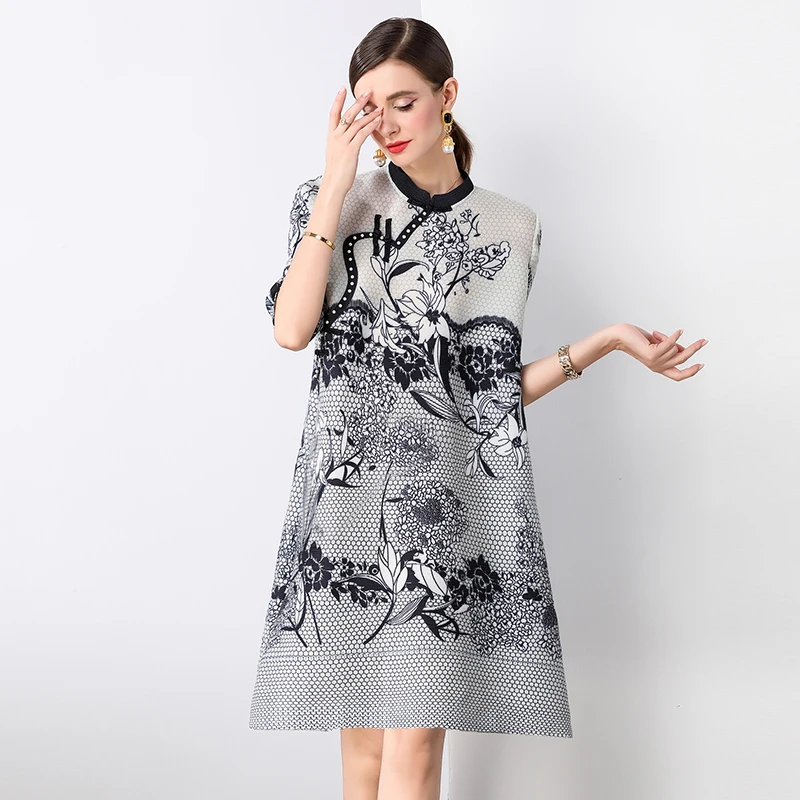 2025 Spring and Autumn New Wrinkle Magic Skirt Retro Printed O-neck Dress Concealing Meat and Slimming Knee length Skirt