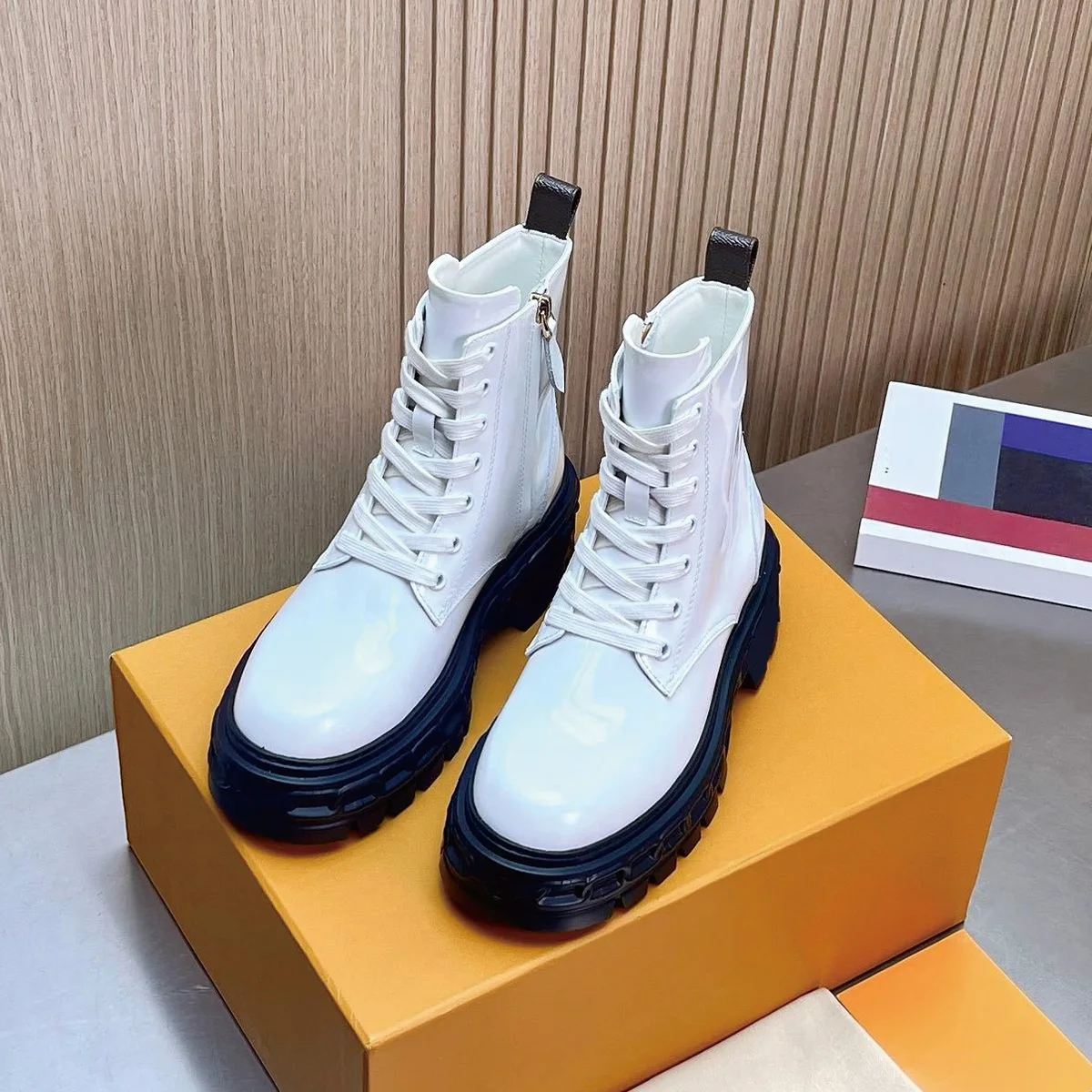 2026 High Quality winter Women Shoes Round Toe Chunky Sole Fashion Ankle Boots ch24100934