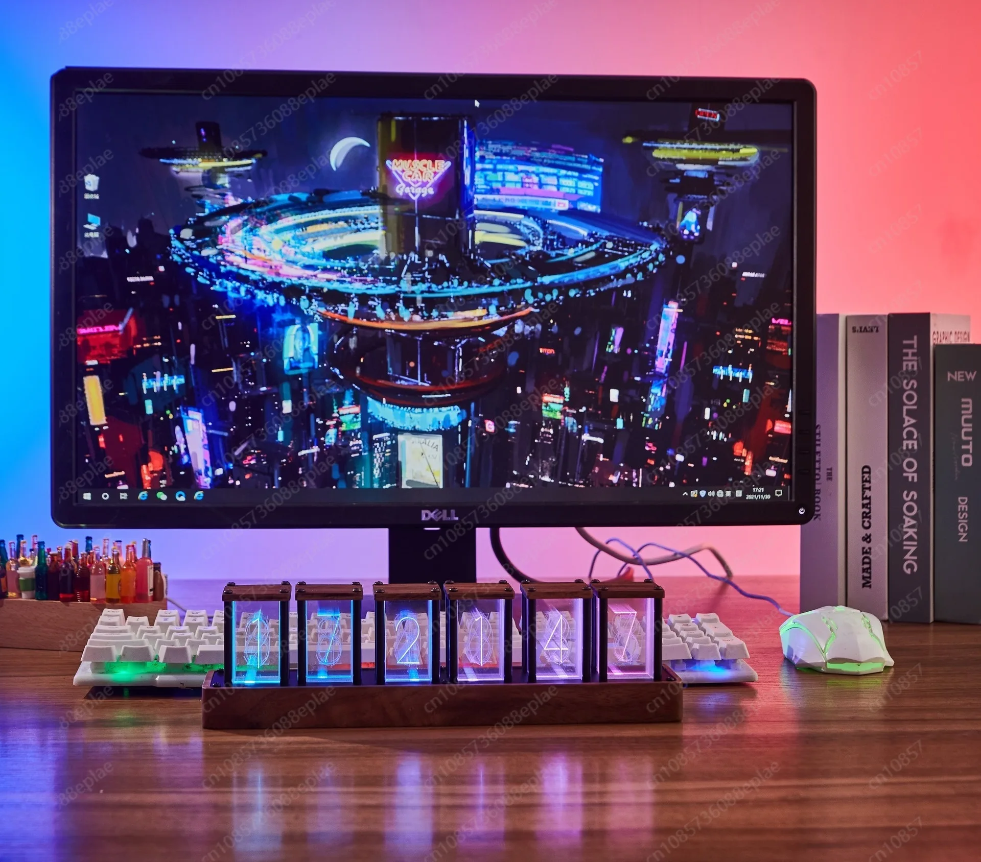 Nixie buisklok met basis van e - Tech Office Youtube recensie en prijs