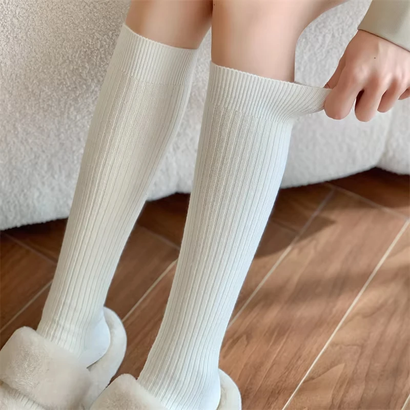 Retro Vrouwen Kousen Nieuwe Mode Herfst Casual Effen Kleur Japanse Stijl Warme Sokken Voor Vrouw Zachte Winter Kniekousen Lange