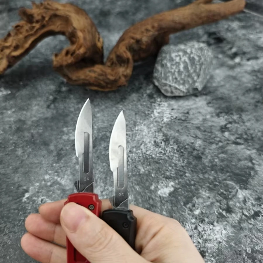 

Mini Quick-opening Folding Knife with 440C Blade Zinc Alloy Life-saving Emergency Tool Box-opening Knife Window-breaking Device