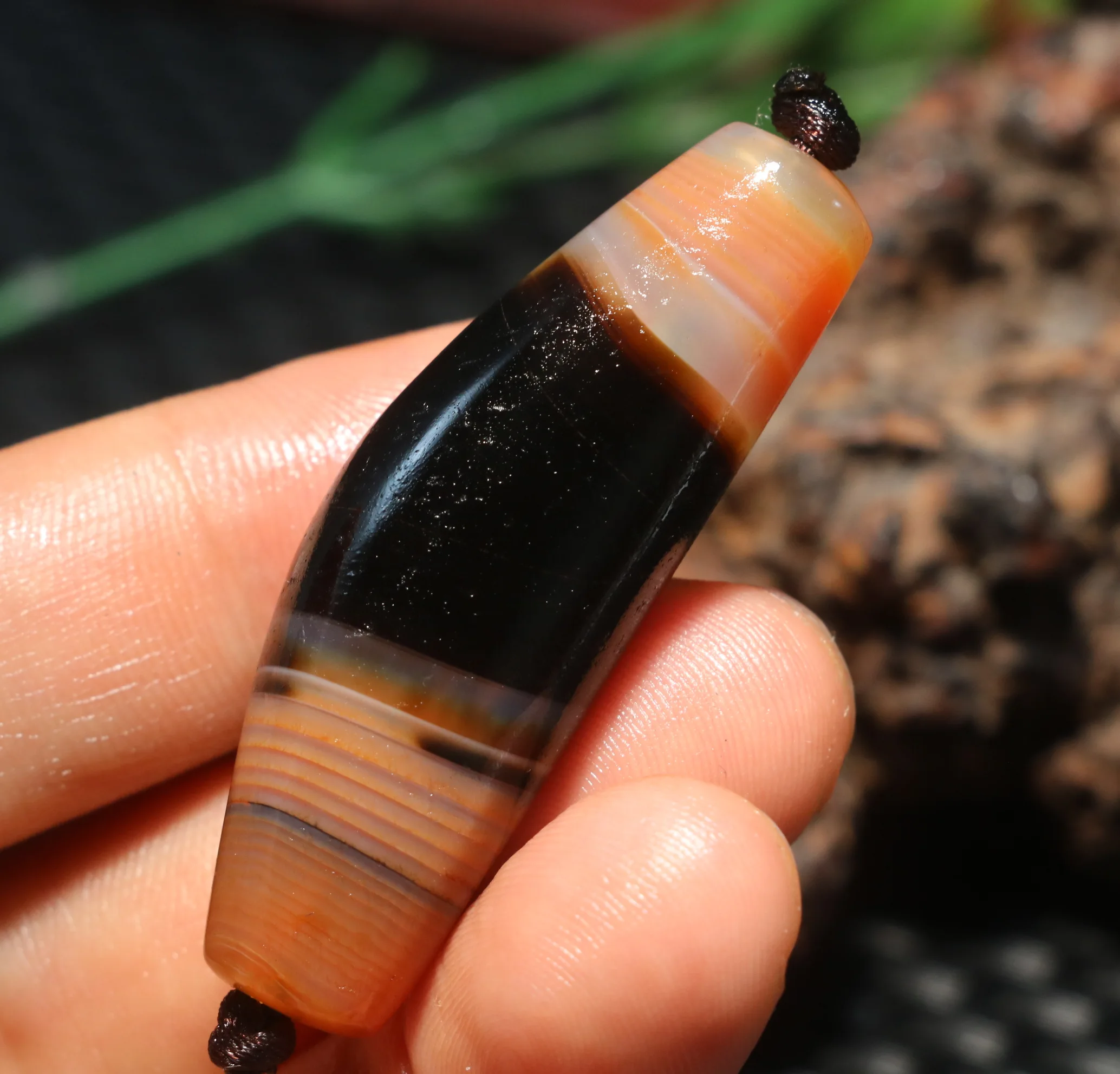 

Treasure Ultra Energy Magic Tibetan Old Agate Natural Silkworm Lines Healing Energy Ox Horn Shape dZi Bead Pendant Amulet