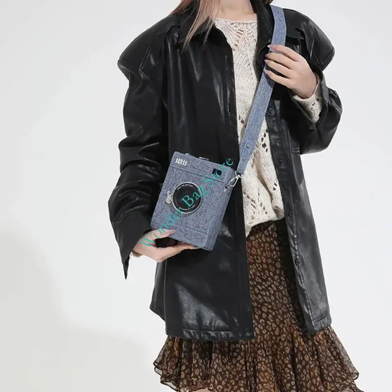 

Retro Camera Shaped Crossbody Bag Shell Lock Design Adjustable Strap Shoulder Bag Women Evening Purse For Wedding and Daily Use