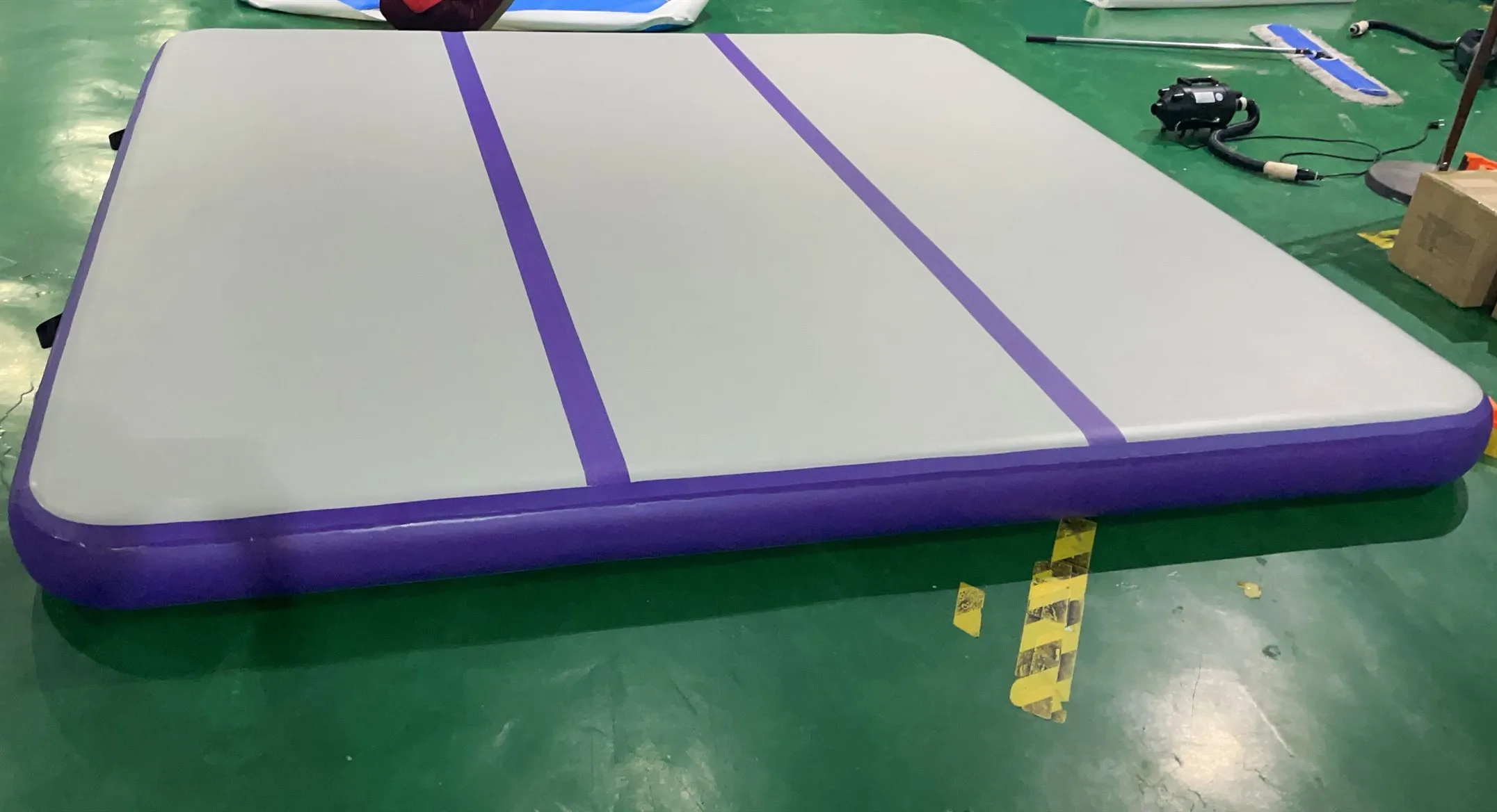 Free Shiping 4x3x0.2m Inflatable Air Gymnastics Mat Training Tumbling Mat Tumble Tracks Air Training Mats with Electric Air Pump