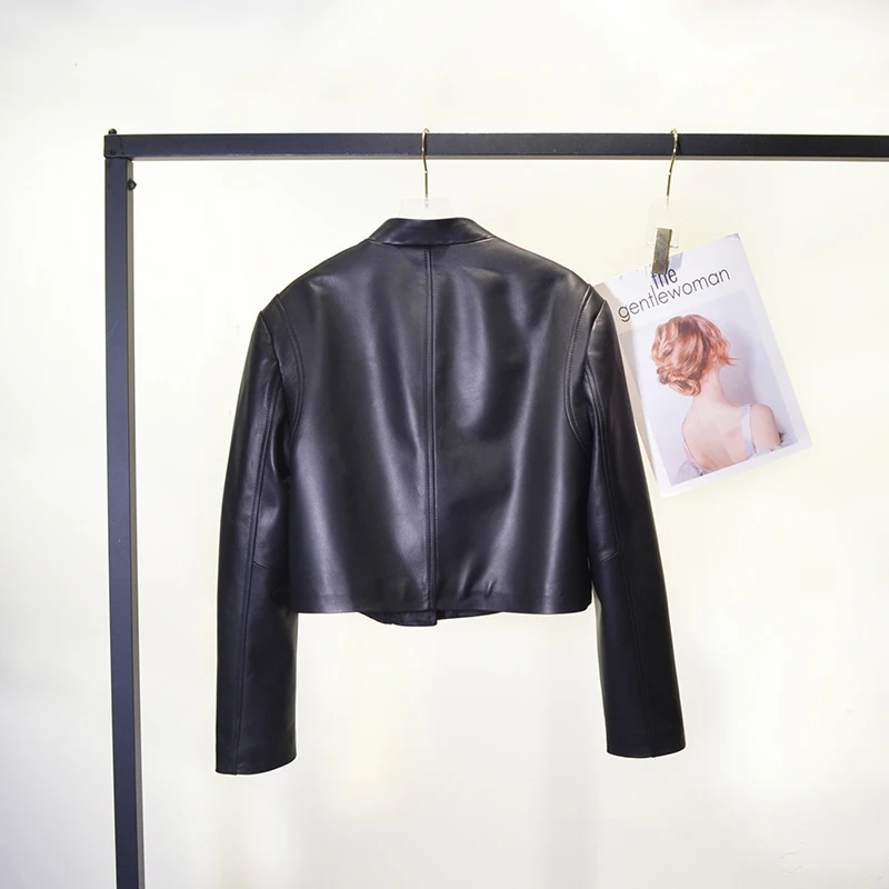 سترة قصيرة من الجلد الطبيعي للخريف والشتاء للنساء من جلد الغنم نمط جديد على الموضة الأوروبية معاطف جلدية لسائقي الدراجات النارية بسحاب أسود #2