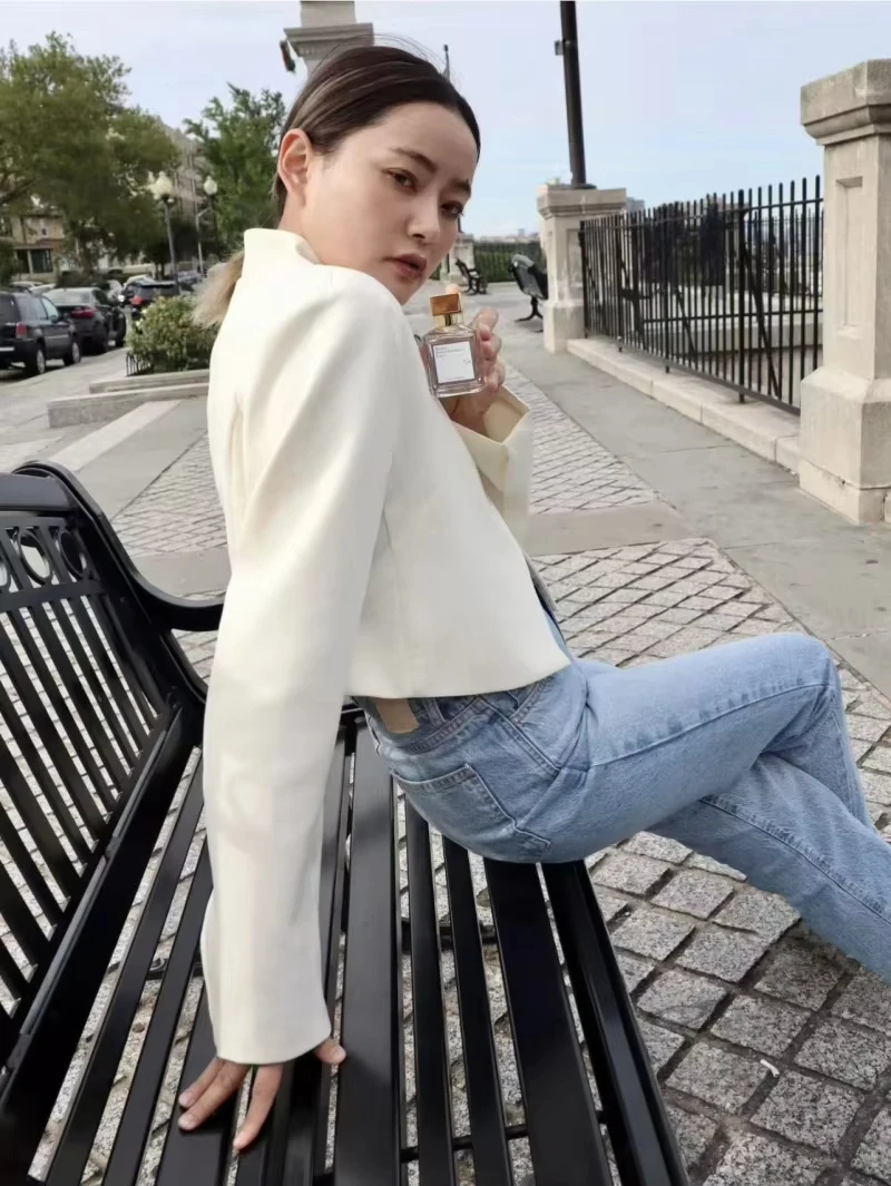 2026 Spring New Professional Women's Simple Fashion White Short Commuting Zhongshan Collar Suit Jacket
