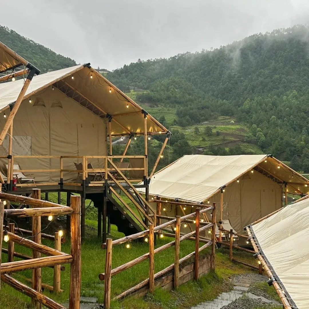 Customized Extra-Large Luxury Hotel Tent for Camping Square Shape with Double Layers Sunshade & Rainproof for Wild Holiday House