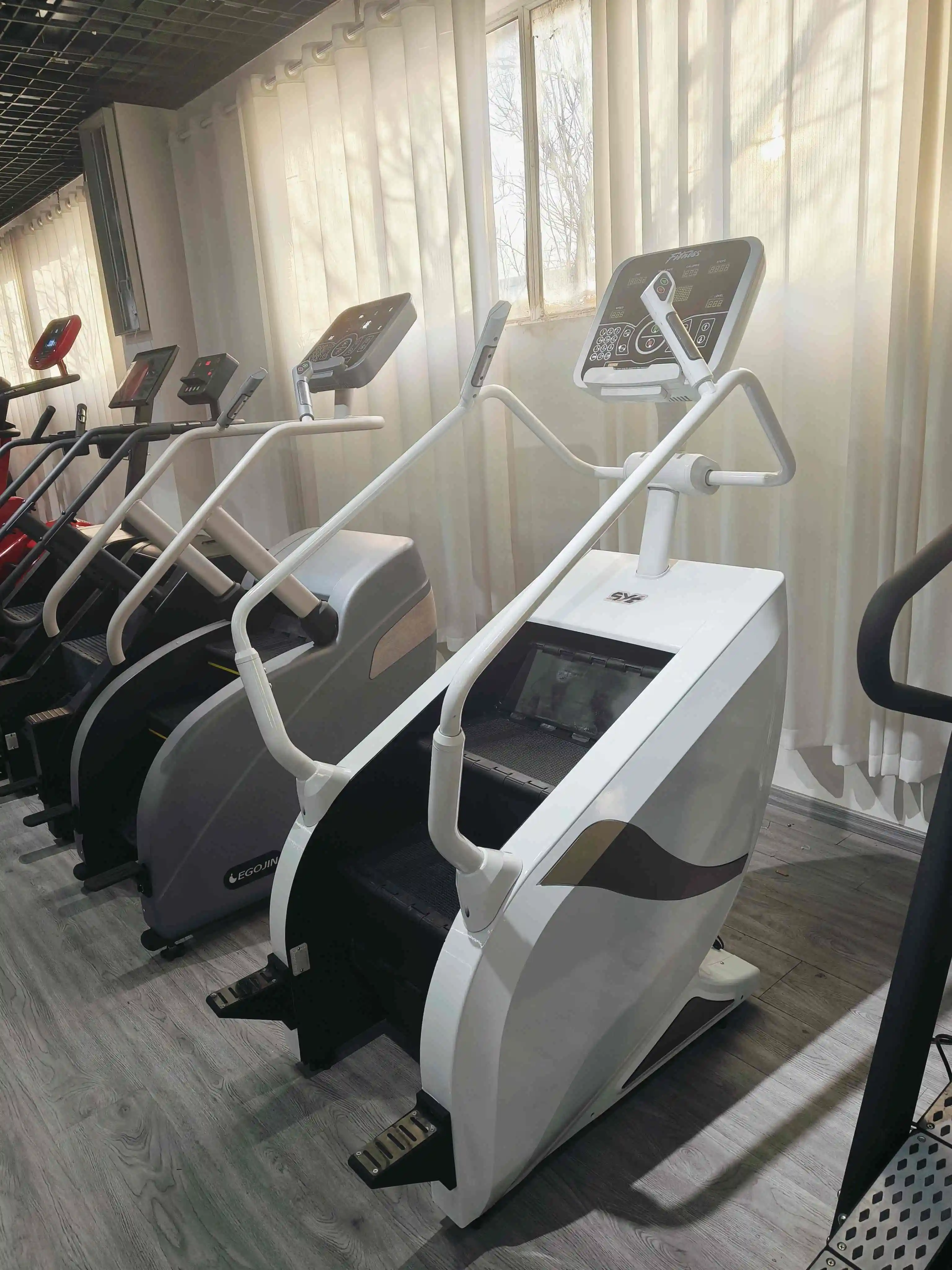 &c Commercial CE Certified  Electric Adjustable Steel Cardio Training Stepper Stair Climber Gym Equipment Customizable