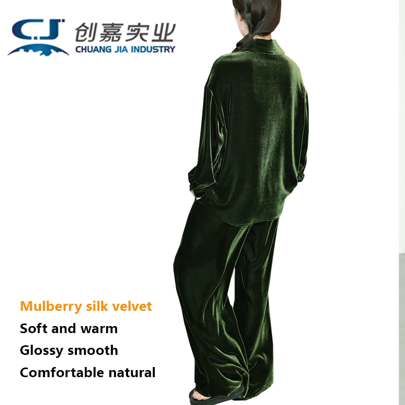 シルク混紡生地のレディーススーツ、都会的なファッショナブルなスタイルで、ビジネスにもカジュアルにも着用できます。 滑らかで、柔らかく、繊細で、涼しい