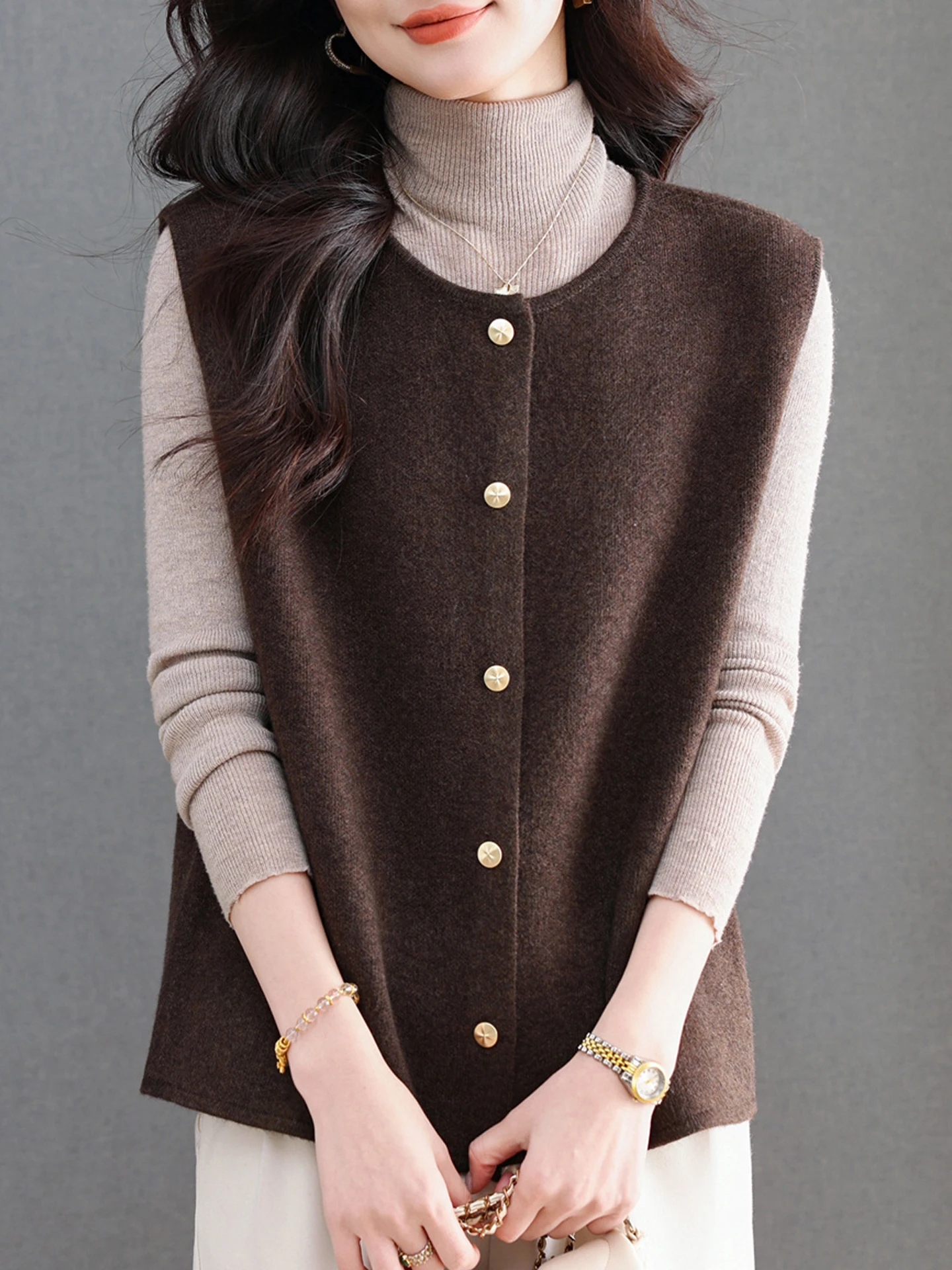 

Warm Woolen Button-Up Knitted Vest for Middle-Aged Women round Ne Svel Cardigan Outerwear Versatile Top Commute Sle