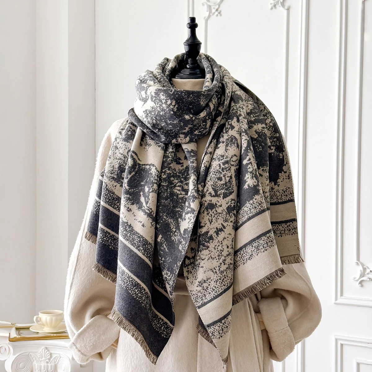 Damen-Kaschmirschal der Luxusmarke 2025, warm, mit Quasten, gestreift, bedruckt, Pashmina-Schal, Foulard und Poncho für den Winter – Detail 7