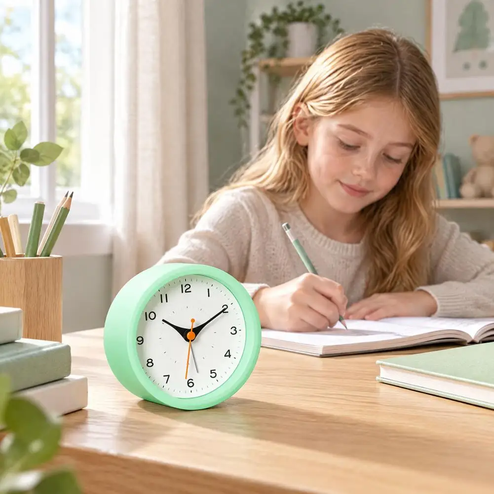 Silent Alarm Clock for Kids Battery Operated Clock Silent Non-ticking Round Alarm Clock with Night Light Battery for Bedroom