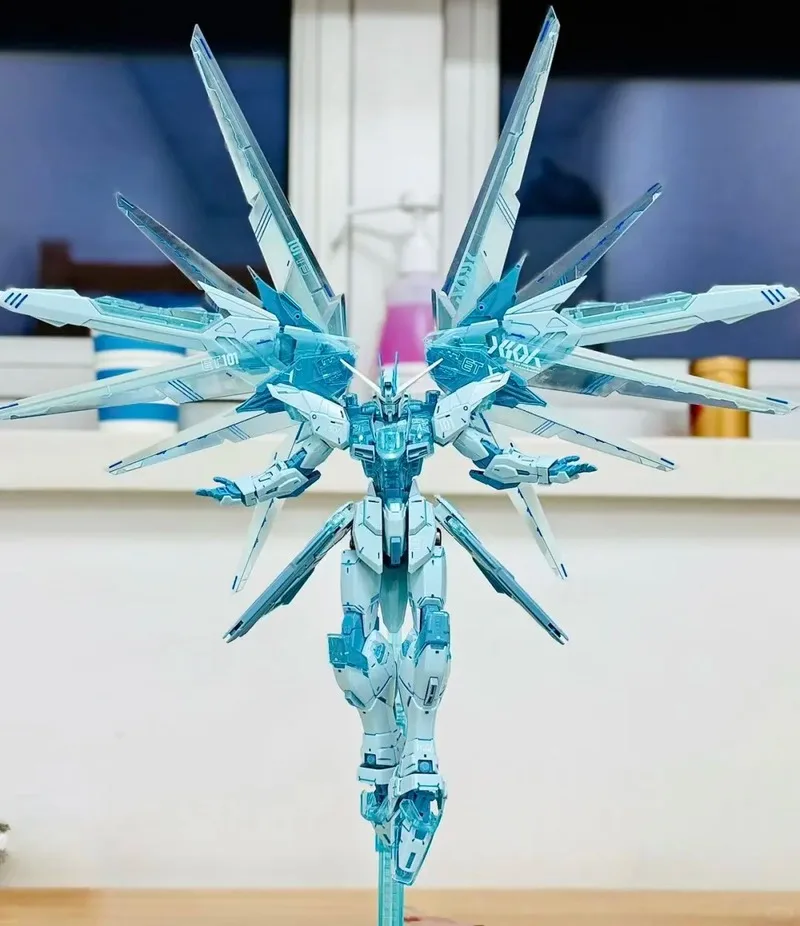 متوفر Daban 6650 Freedom Ver.2.0 Mg 1/100 أزرق ثلجي اللون Zgmf-X10a مجموعة تجميع ألعاب شخصيات الحركة البلاستيك لعبة مجسمة الهدايا