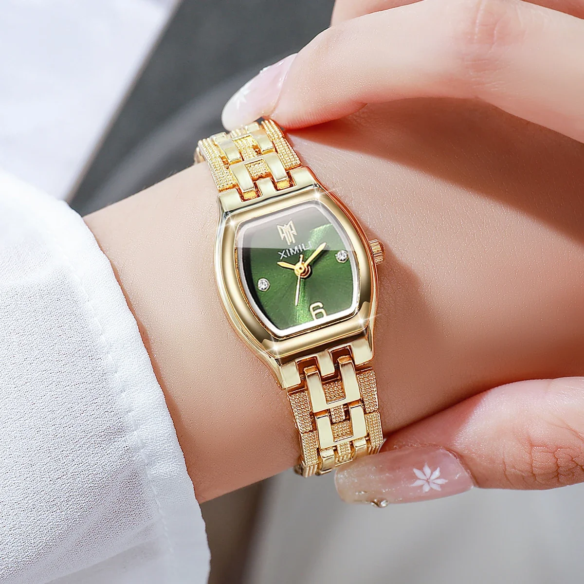 Fashion Golden Bracelet Strap Women Quartz Watch Tonneau Green Dial Ladies Dress Wristwatches Relogio Feminino（Without Box）