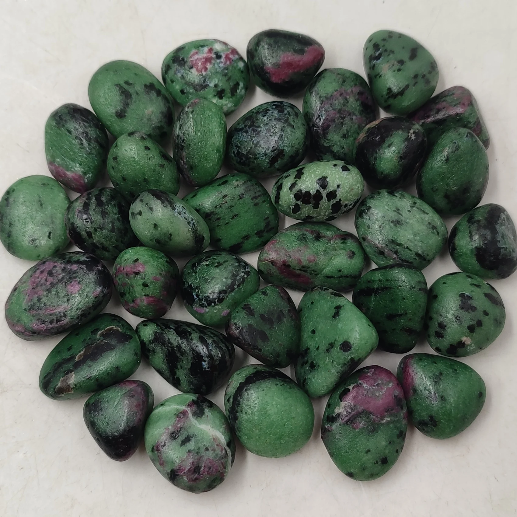 1pc Natural Red Green Ruby Zoisite Tumbled Stones Quartz Crystal Healing Gemstone Polished Mineral Specimen Home Room Decoration