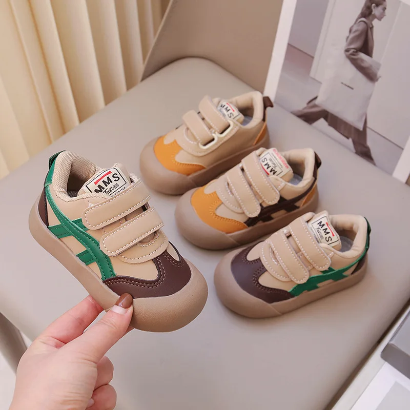 Kids Casual Sports Shoes 2024 New Boys' Soft Toes capped Running Shoes Girls' Korean Fashion Flat Shoes Wear-resistant Sneakers