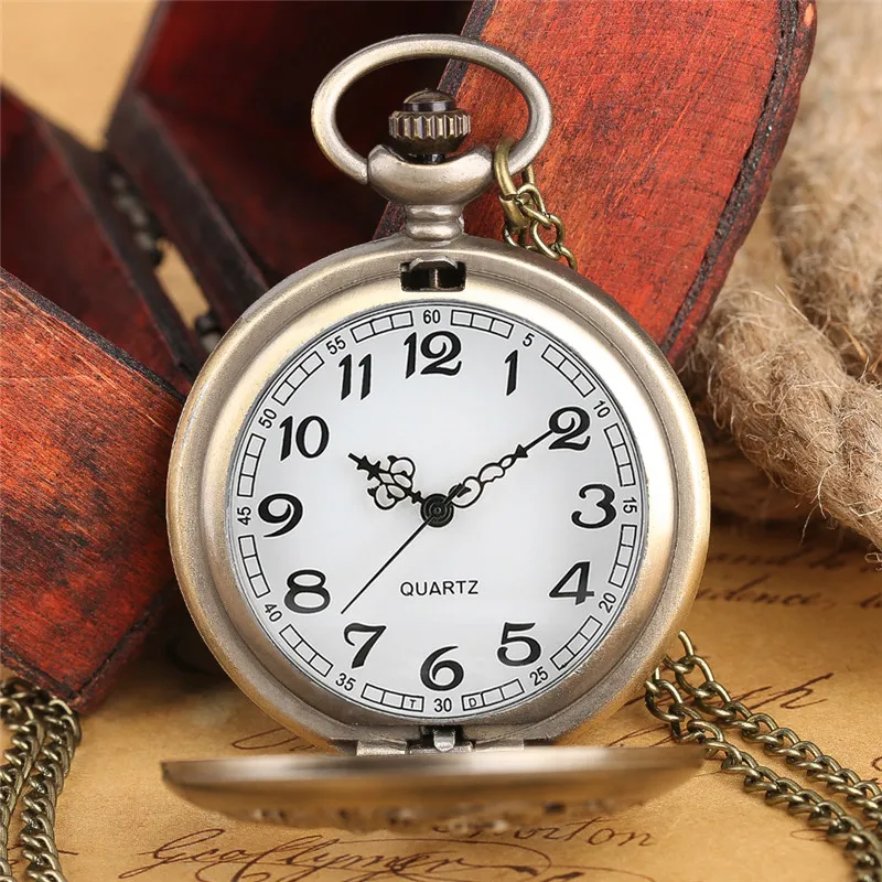 Old Fashion Pocket Watch with Hollow Dragon Phoenix Pattern Quartz Analog Display Arabic Numeral Sweater Necklace Chain Reloj