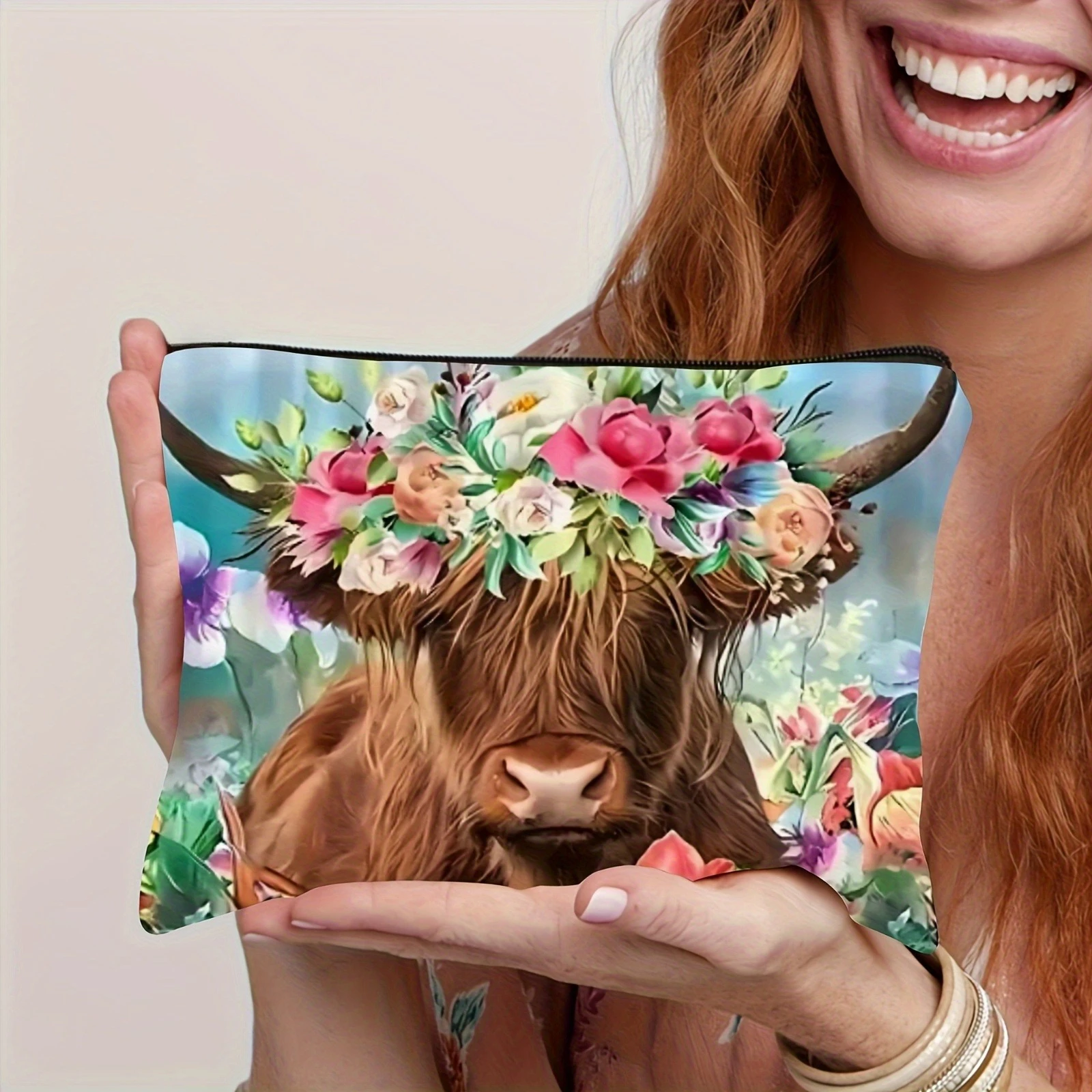 Highland Cow And Floral Make-up-Tasche – Robuste Reise-Kosmetiktasche aus Polyester, Make-up-Organizer für Damen und Herren mit Reißverschluss