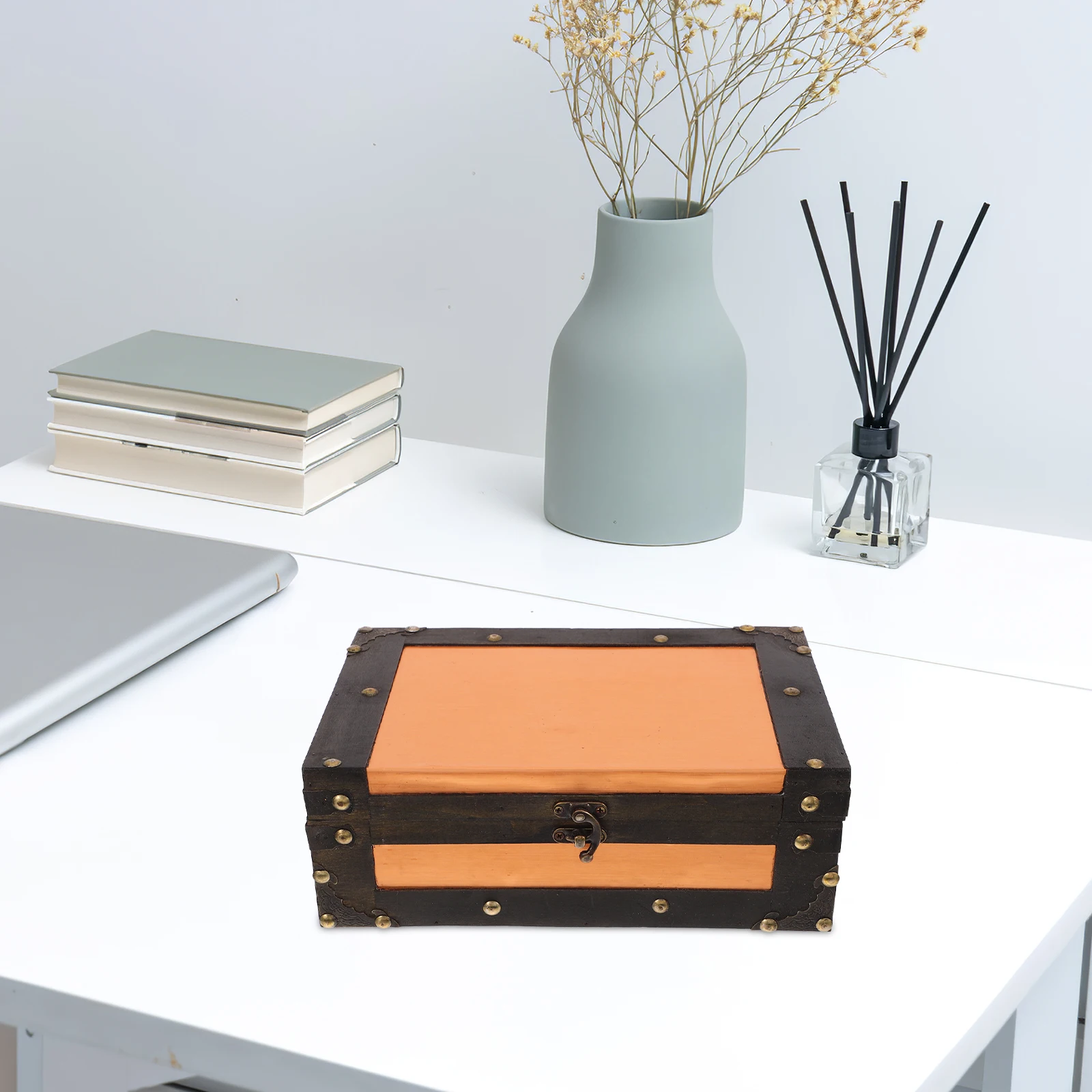 

Vintage Wooden Storage Box for Cards Keepsakes Lock Retro Treasure Small Trunk Home Office Decorative