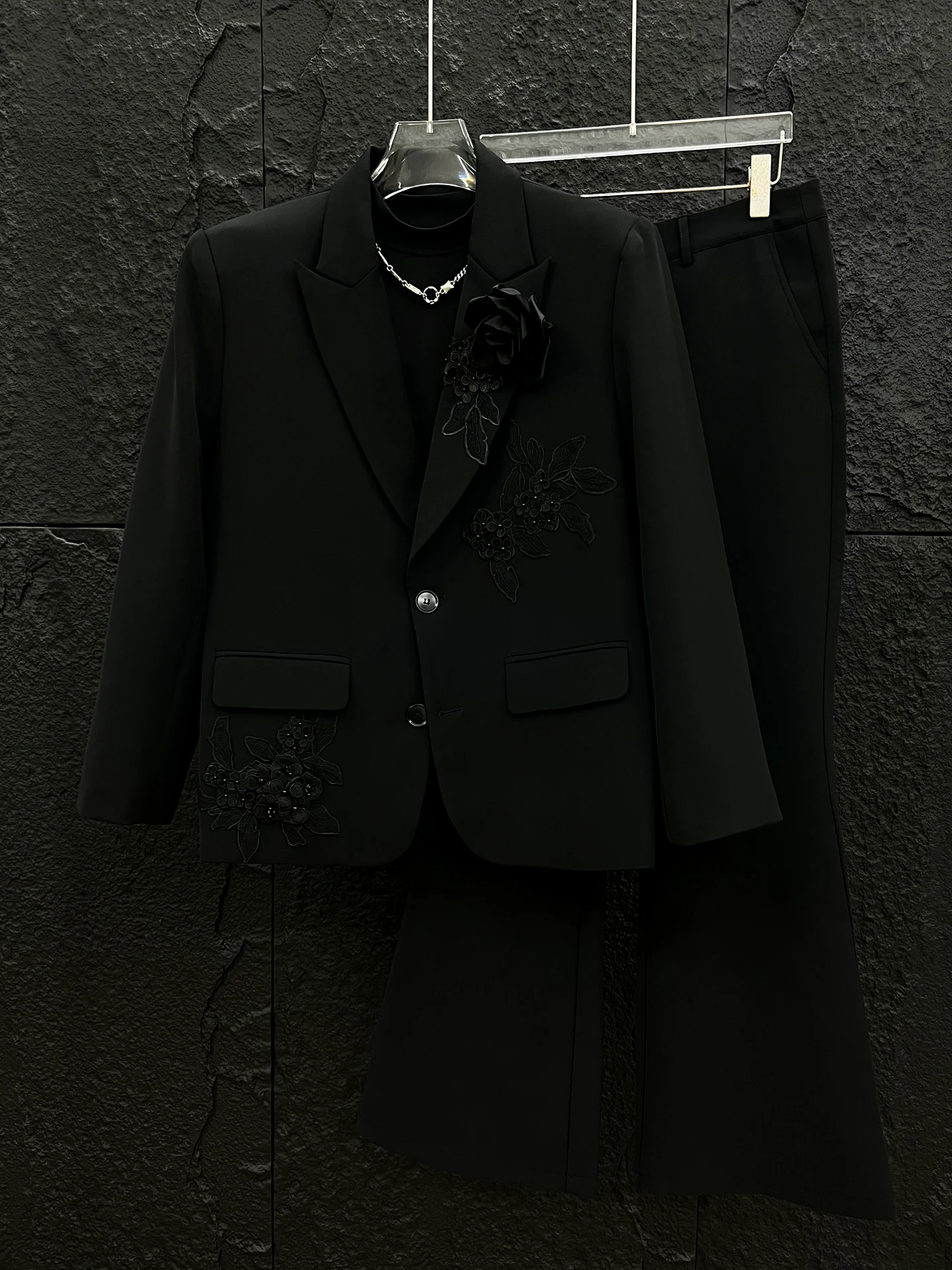 Men's 2025 Autumn New Niche Fashion 2pcs Trendy Embroidered Loose Pants Sets High-end Three-dimensional Rose Suit Two-piece Sets