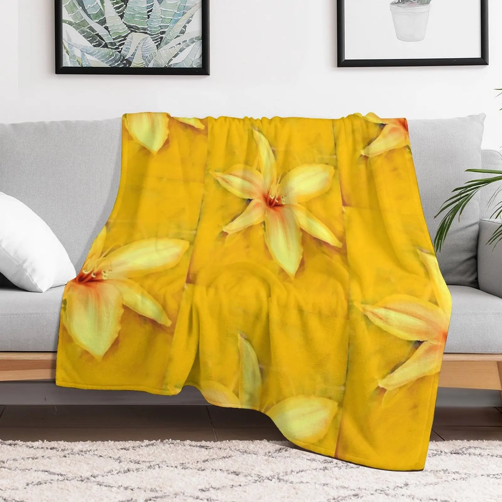 Star yellow Lilly Throw Blanket