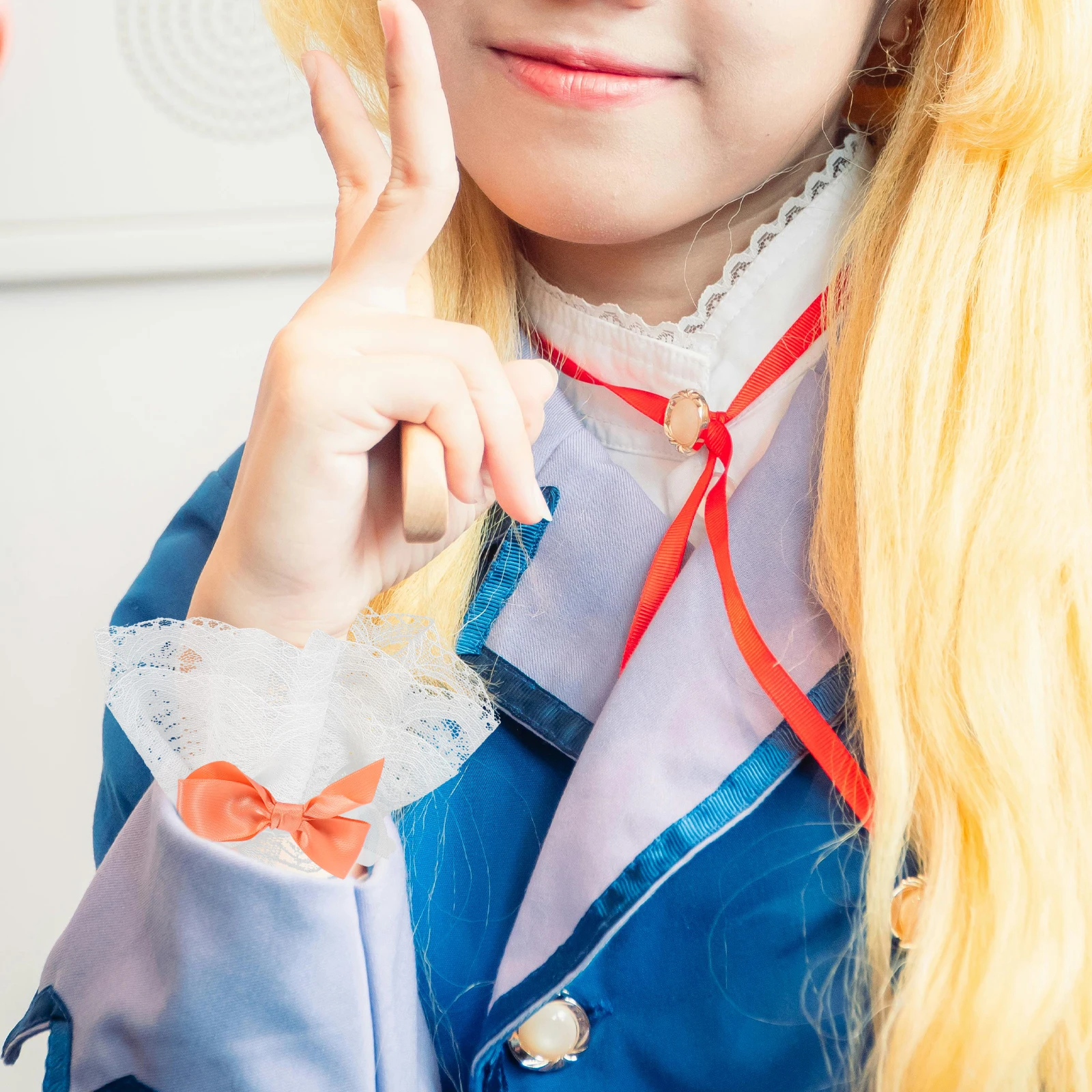 زوج واحد من أصفاد المعصم من الدانتيل بتصميم قوطي أنثوي إكسسوار زي للنساء لحفلات الشاي واللباس التنكري للهالوين