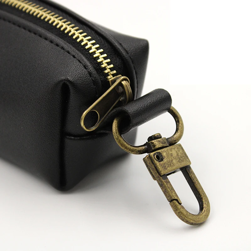 Dog Poop Bag Holder, Dog Poop Bag Dispenser with Metal Carabiner Clip, Sturdy and Guaranteed Leakproof Bag Holders for Leashe