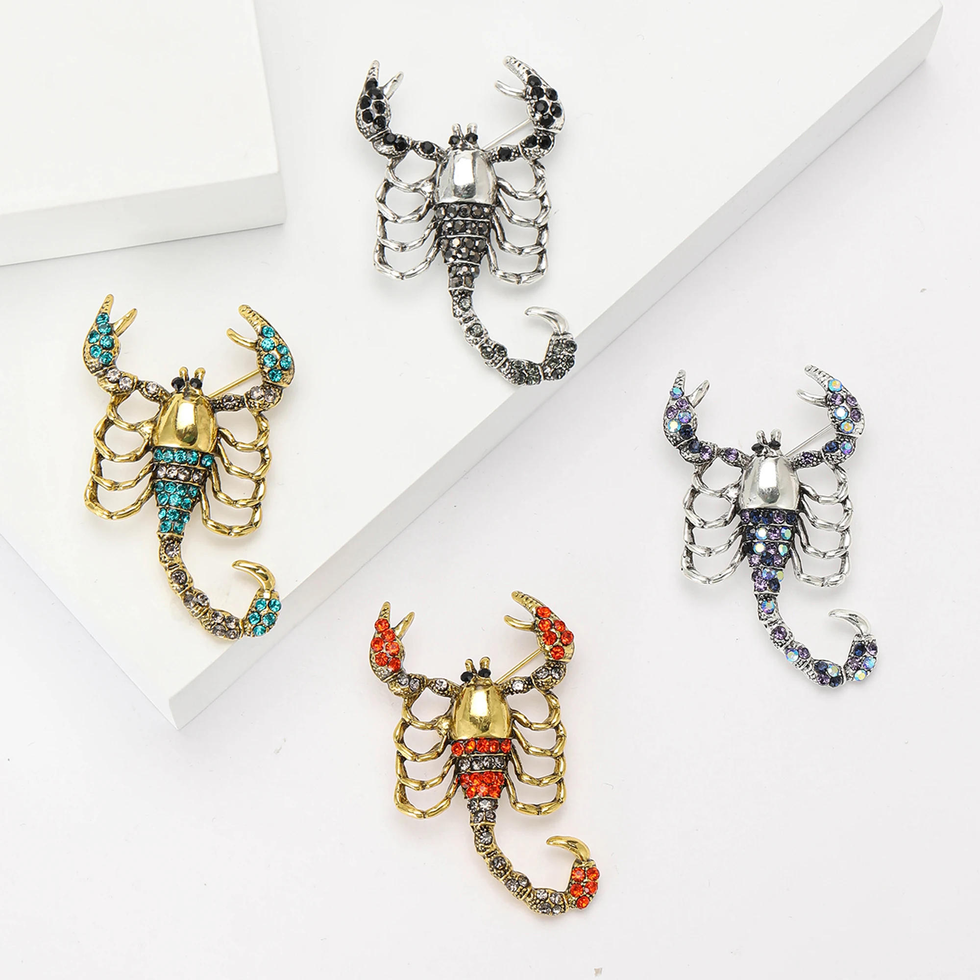 Rhinestone Scorpion Brooches for Women Unisex Insect Pins Event Funny Luxury Gifts New Year Friends Backpack Jewelry Decoration