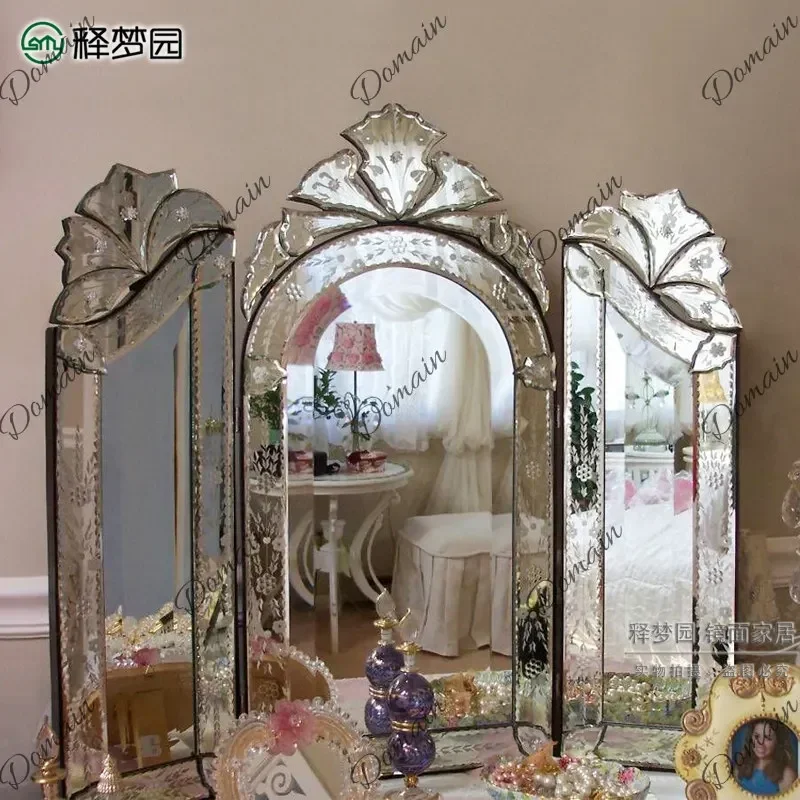 G K X46 Light Luxury Carved Tri-fold Mirror European Neoclassical Bedroom Home Makeup Mirror Dressing Mirror E