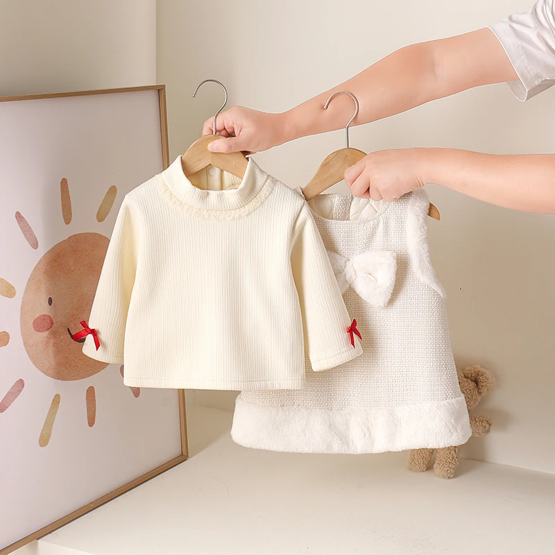

Thickened Cotton Romper Suit for Baby Girls Winter Outfit Warm Flannel Lined Newborn Clothesuit for Outdoor Use