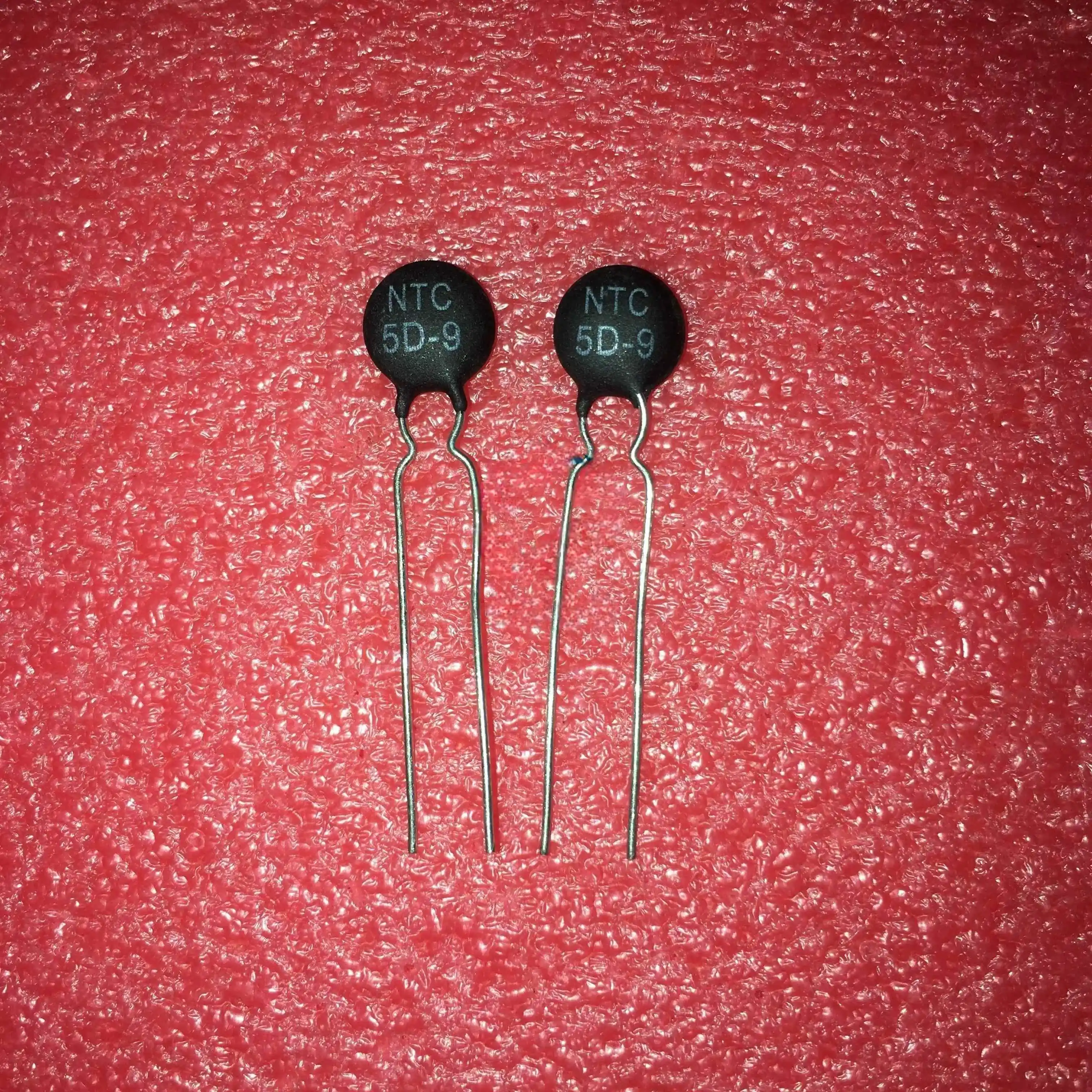 

Thermistor NTC 5D-9 5R 9MM negative temperature