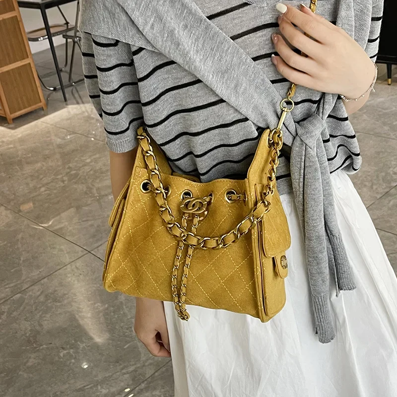 حقيبة دلو لوكس 2025، محفظة أنيقة تحت الإبط للنساء، حقيبة كروس عصرية، حقيبة متعددة الاستخدامات ليلاً ونهارًا، حقيبة كتف مزخرفة ​