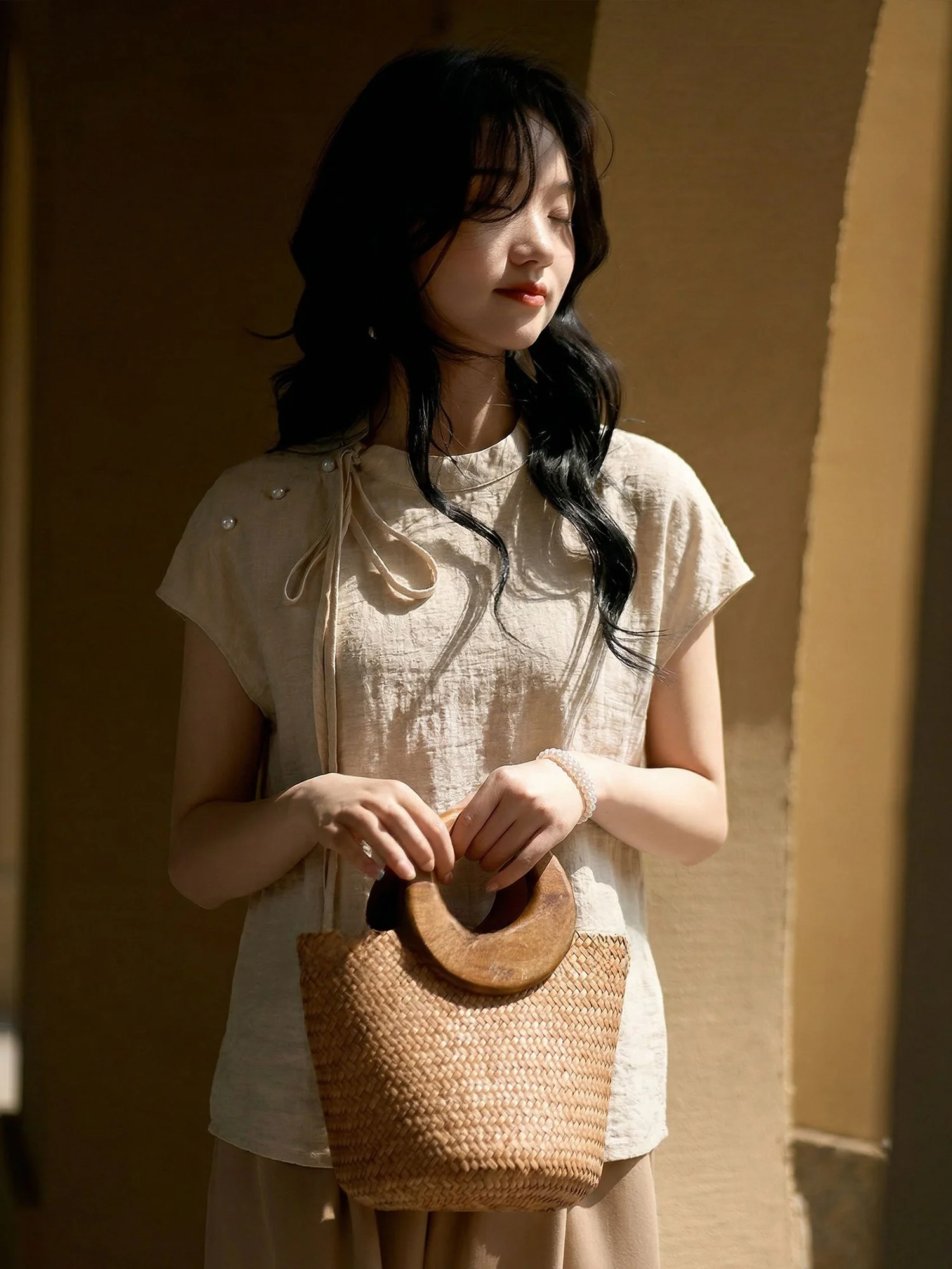 

Женская рубашка свободного кроя с воротником-стойкой и короткими рукавами, новый китайский стиль, летняя модная винтажная рубашка в национальном стиле, топ Chivirin