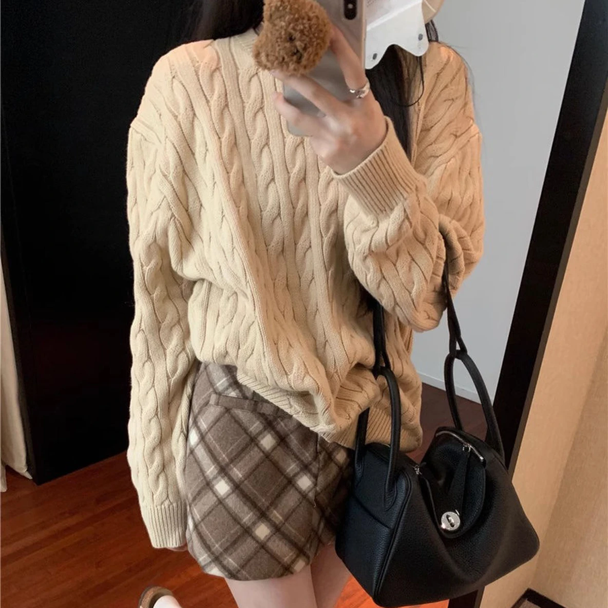 

Korean Trendy Personality, Lazy Style Soft and Waxy Long-sleeved Sweater Women Autumn Loose Twist Knitted Sweater Y2K Outer Top