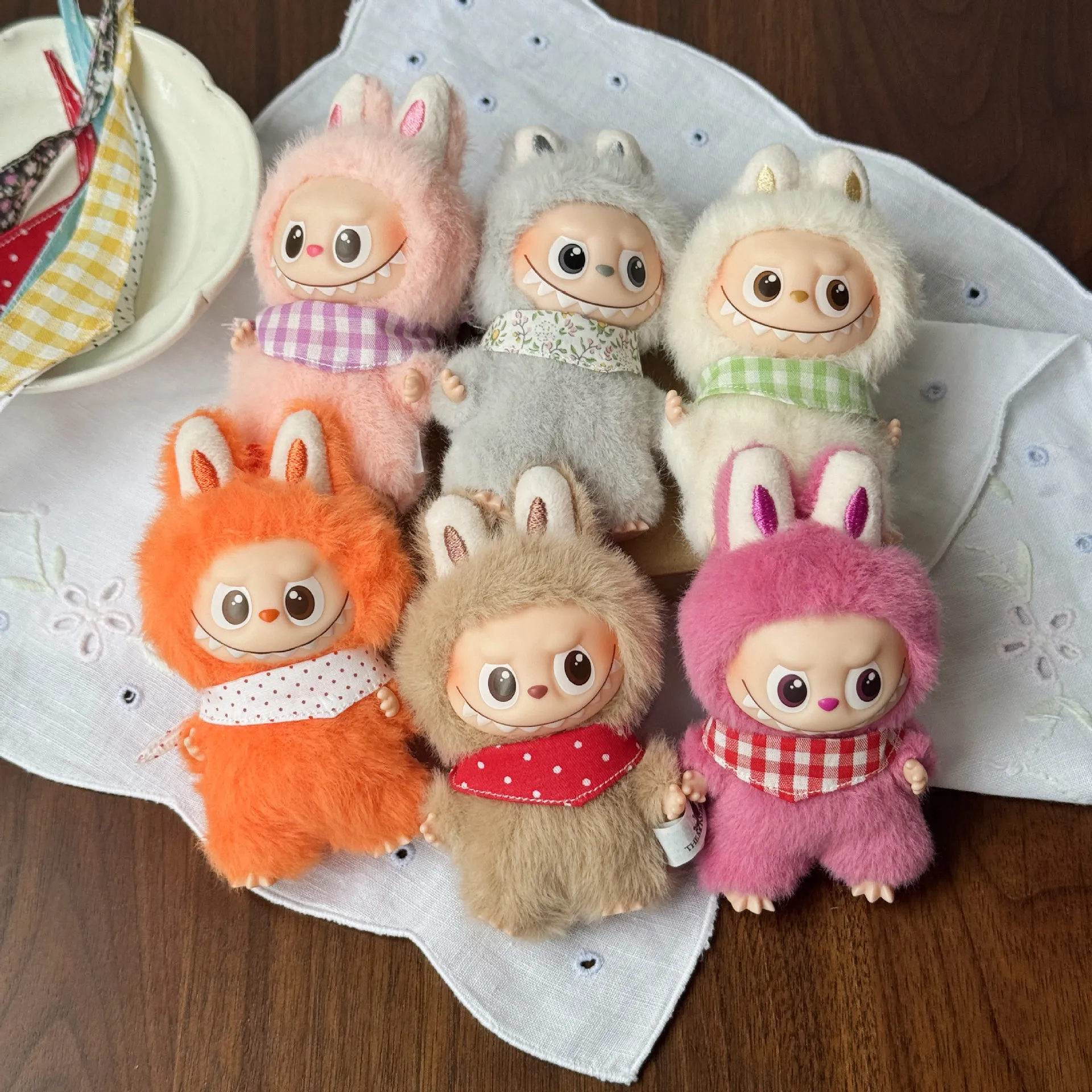 Para labubu 4.0 os monstros pino para amor série cachecol para 17cm labubu boneca roupas acessórios vestido de princesa