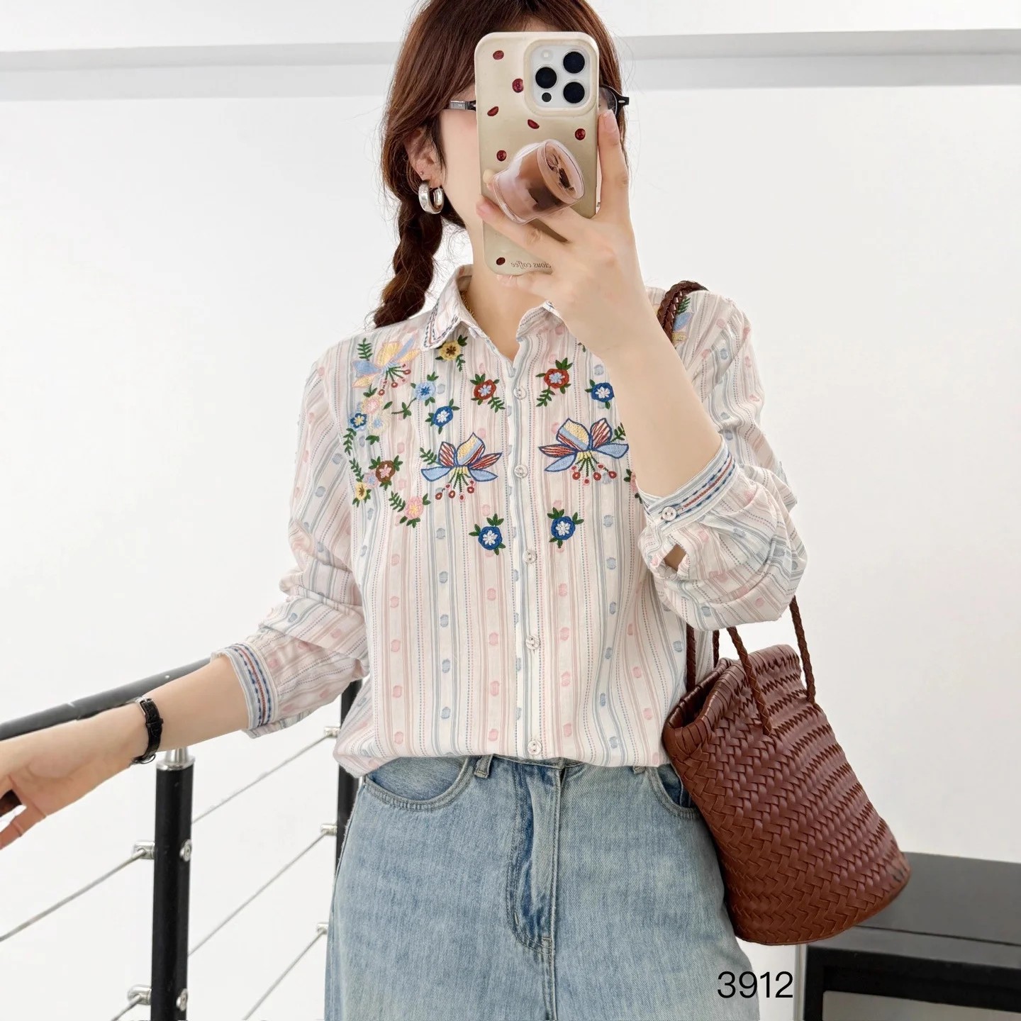 

2026 Elegant luxury women's shirt mroi girl style 100% cotton flower embroider striped shirts and blouses office blouse
