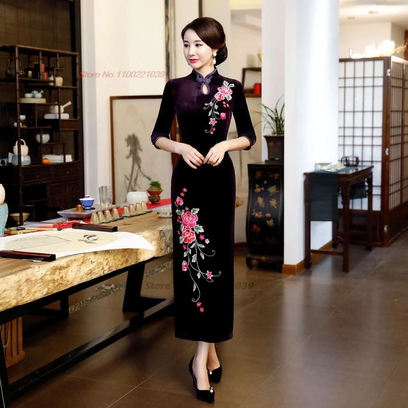 

2024 chinese improved cheongsam qipao oriental banquet party dress national flower embroidery velvet cheongsam evening dress