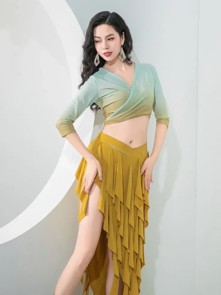 

Sexy Women Belly Dance Costume 2 Piece Set Flowy Fringe Skirt Gardient Gauze Top Oriental Dancer Practice Show Stage Outfit New